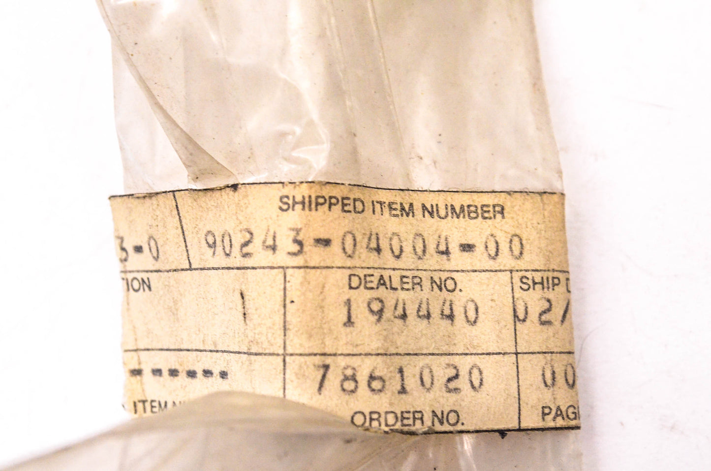 New OEM Yamaha 90243-04004-00 Engine Cowl Pin NOS