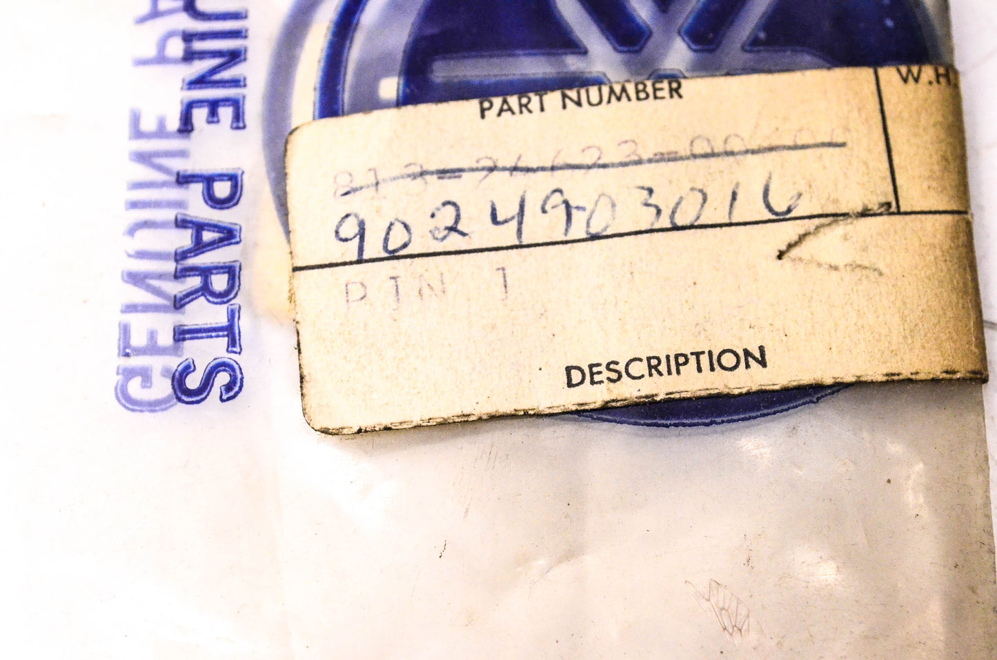 New OEM Yamaha 90249-03016-00 Pin NOS