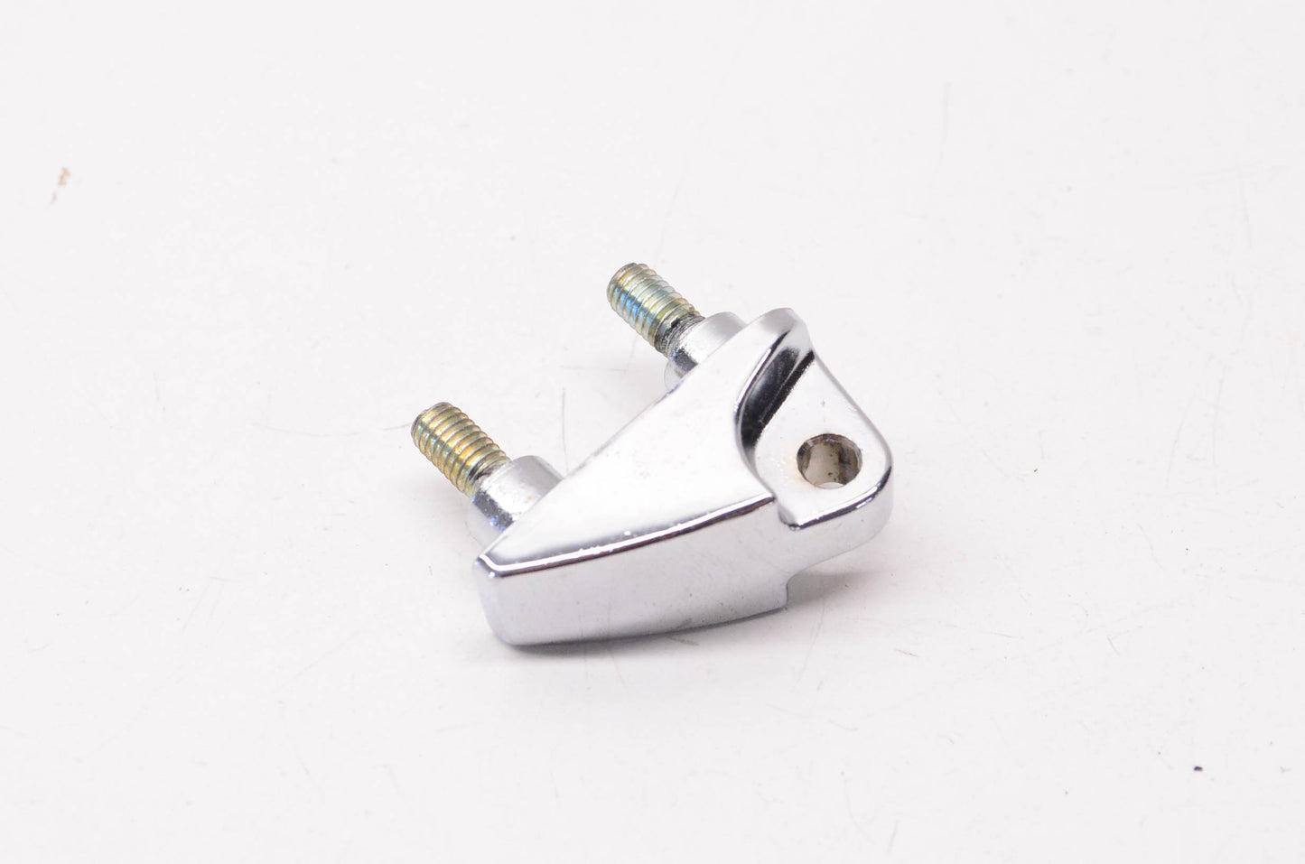 New OEM Yamaha 841-77145-00-00 Hinge NOS