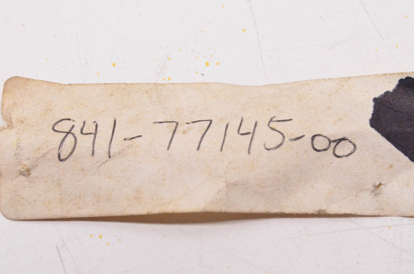 New OEM Yamaha 841-77145-00-00 Hinge NOS