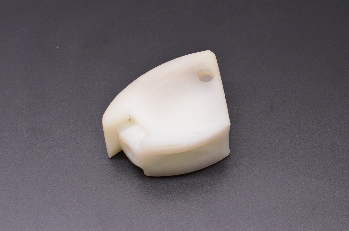 New OEM Yamaha 885-47423-00-00 Sliding Runner NOS