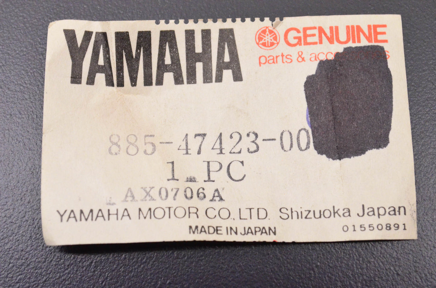 New OEM Yamaha 885-47423-00-00 Sliding Runner NOS