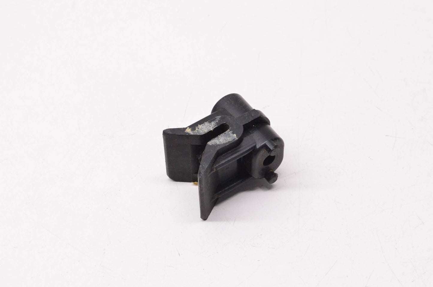 New OEM Yamaha 90464-09006-00 Hood Rest NOS