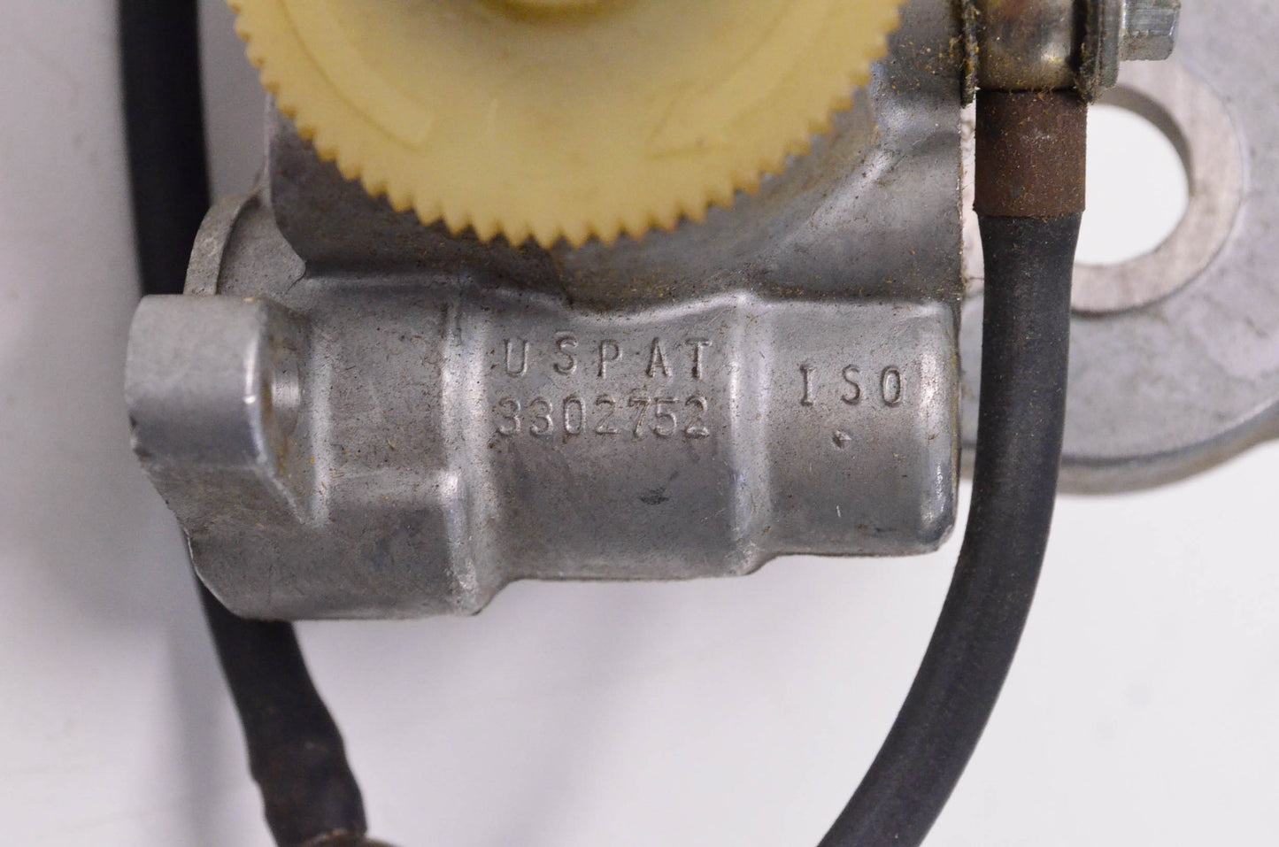 New OEM Yamaha 3302752 Oil Pump Assembly NOS