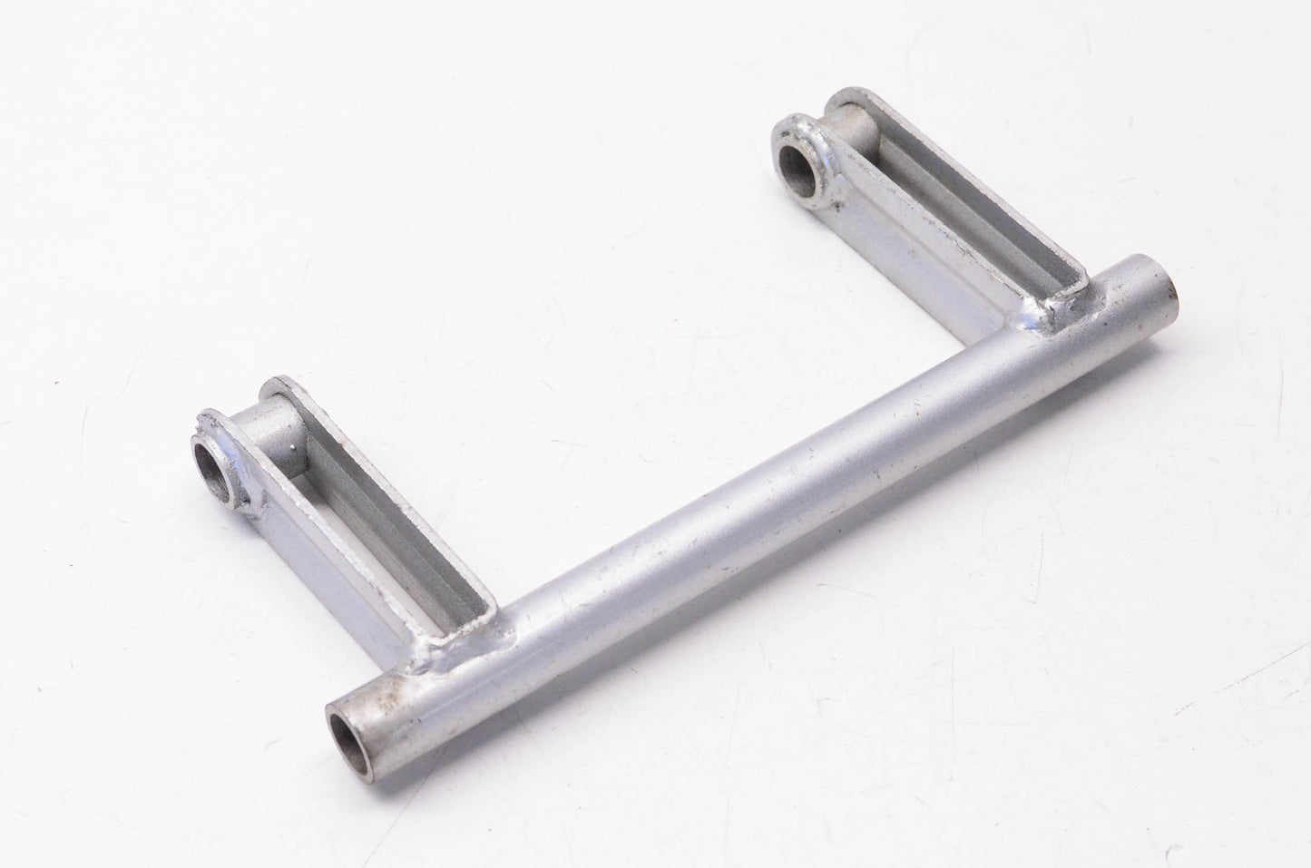 New OEM Yamaha 8A5-47417-00-00 Bracket NOS