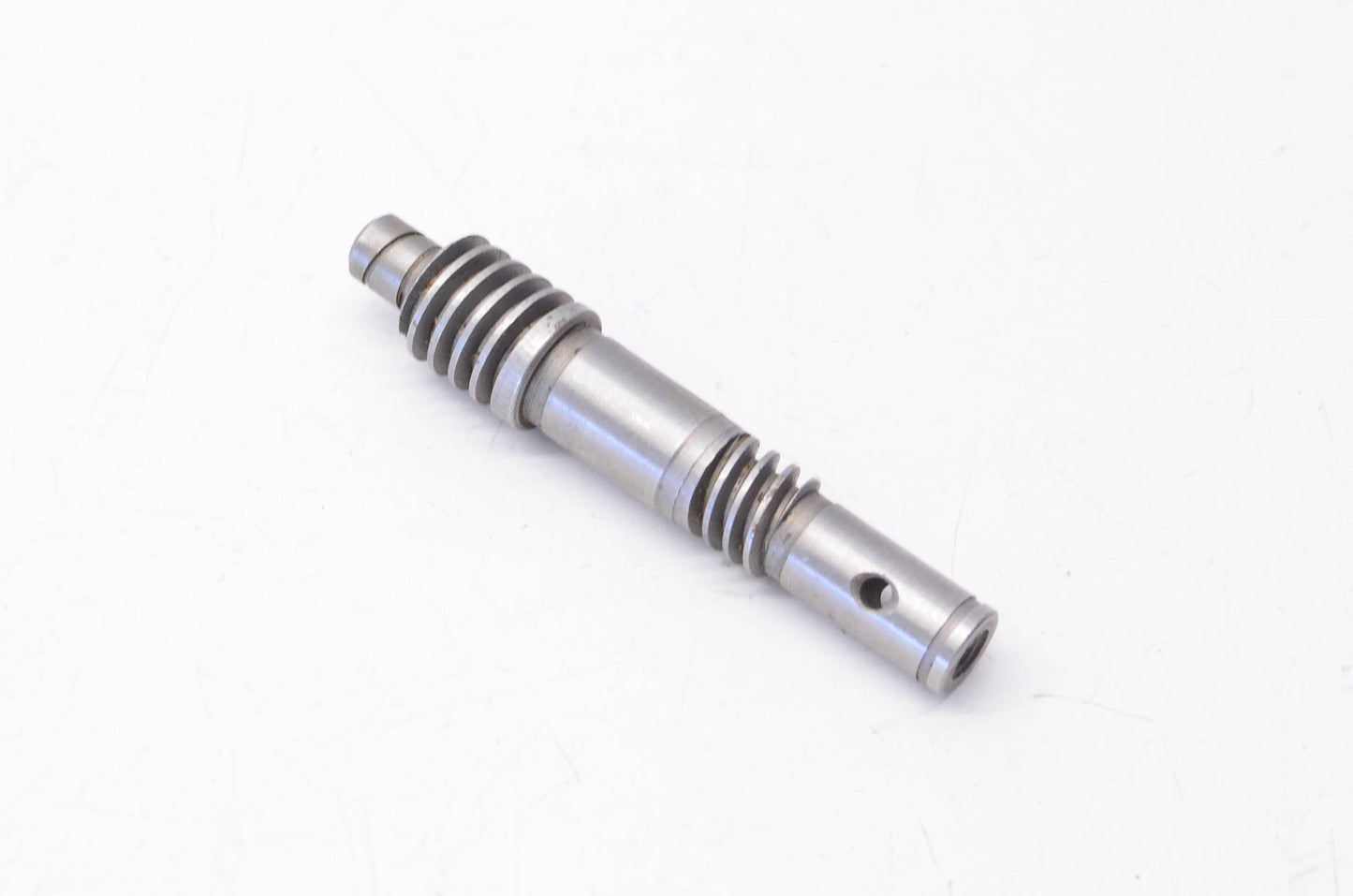 New OEM Yamaha 826-13175-00-00 Tachometer Worm Shaft NOS