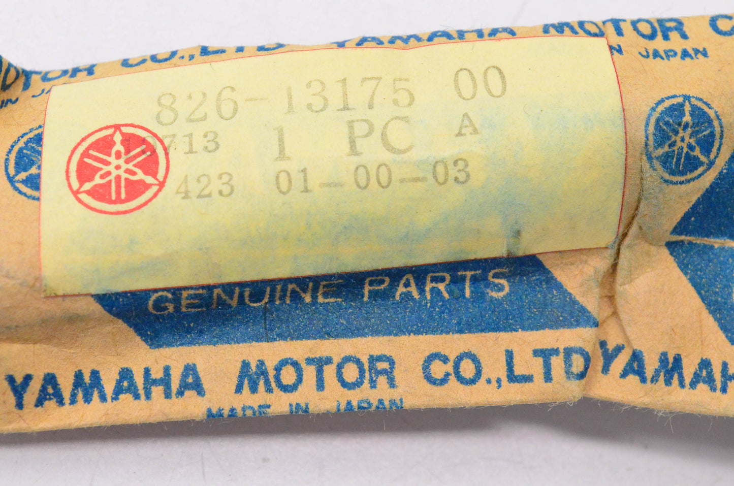 New OEM Yamaha 826-13175-00-00 Tachometer Worm Shaft NOS