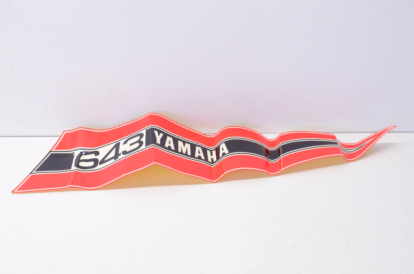 New OEM Yamaha 834-77164-00-00 Yamaha 643 Shroud Ornament NOS