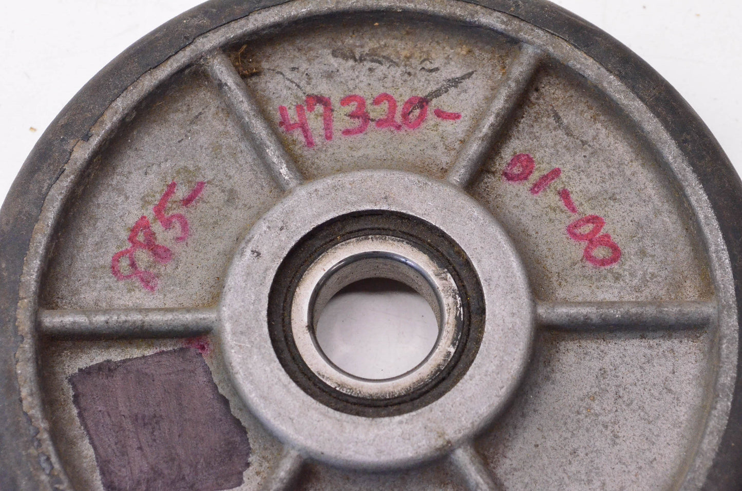 OEM Yamaha 885-47320-01-00 Upper Idler Wheel