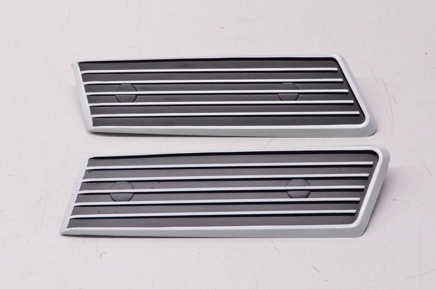 New OEM Yamaha 838-77131-00-00 Louver Kit NOS