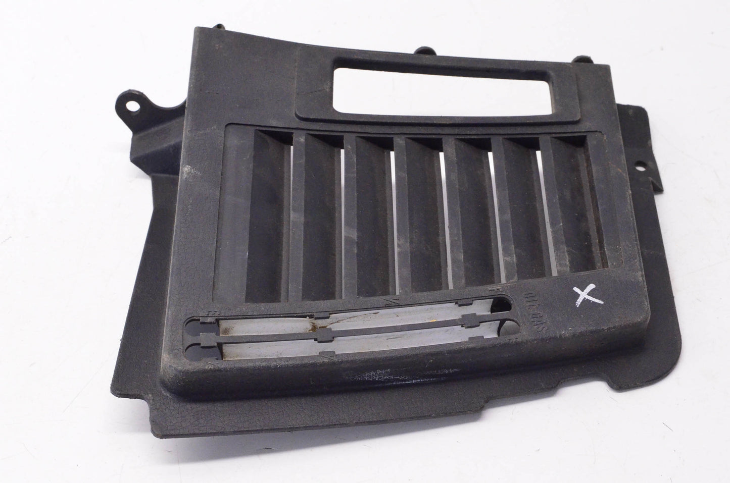 OEM Yamaha 8X9-77132-00-00 Louver