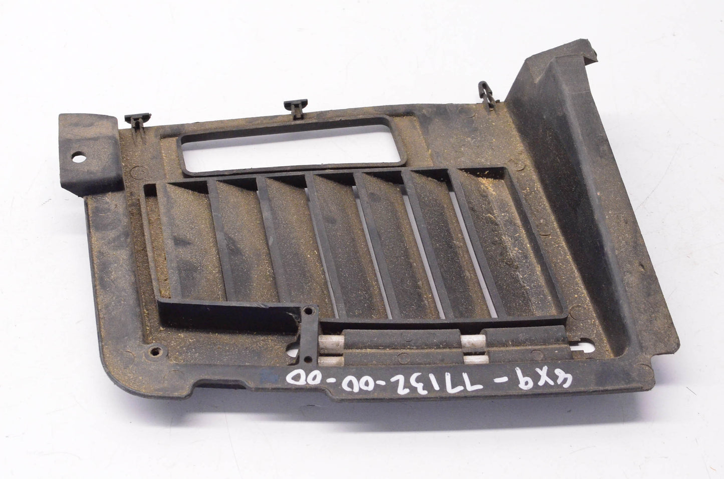 OEM Yamaha 8X9-77132-00-00 Louver