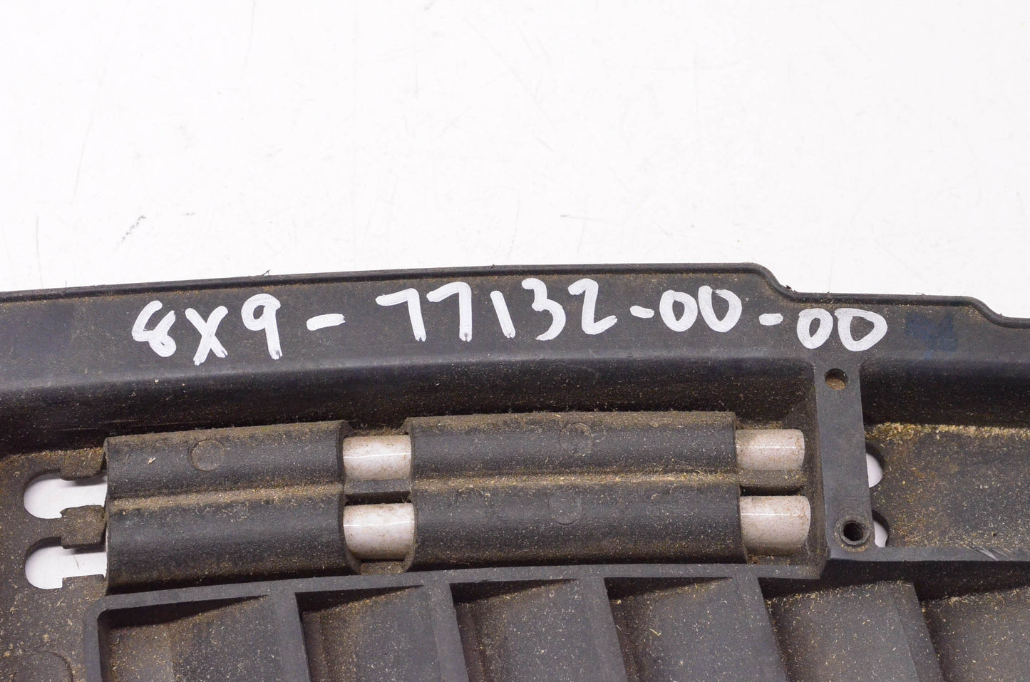 OEM Yamaha 8X9-77132-00-00 Louver