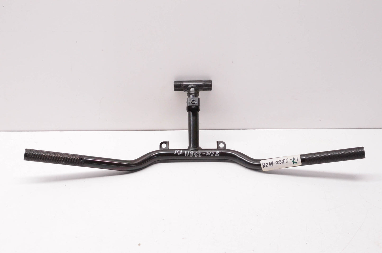 New OEM Yamaha 82M-23811-01-00 Handle Bar NOS