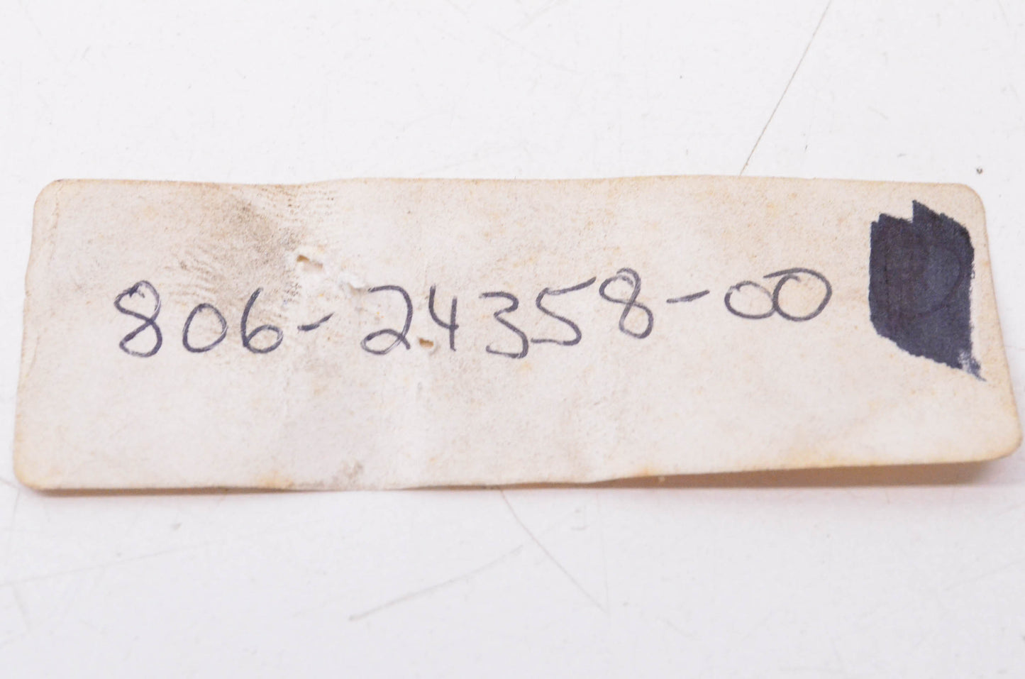 New OEM Yamaha 806-24358-00-00 Pipe Clip NOS