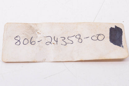 New OEM Yamaha 806-24358-00-00 Pipe Clip NOS