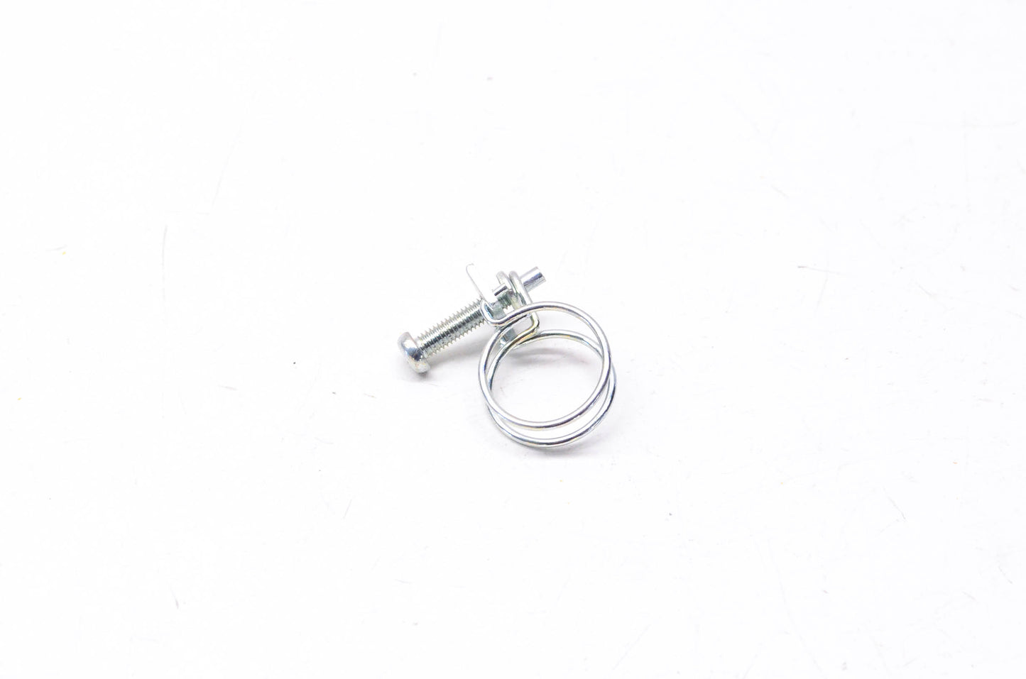New OEM Yamaha 810-24359-00-00 Pipe Clip NOS