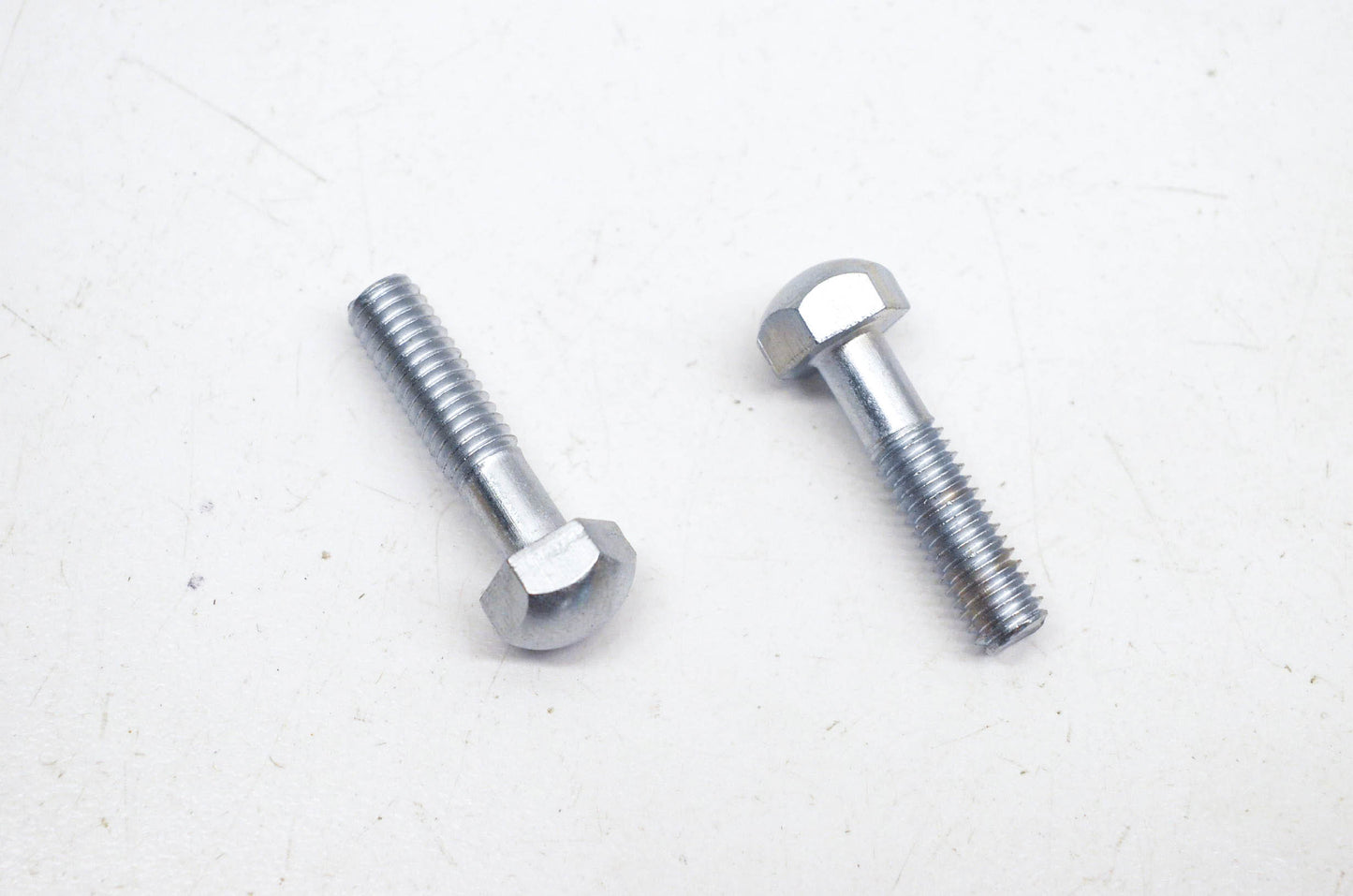 New OEM Suzuki 01211-06257 Cylinder Head Crown Bolts Qty 2 NOS