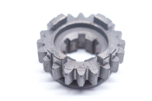 New OEM Suzuki 24351-28001 Driven 5th Gear NOS