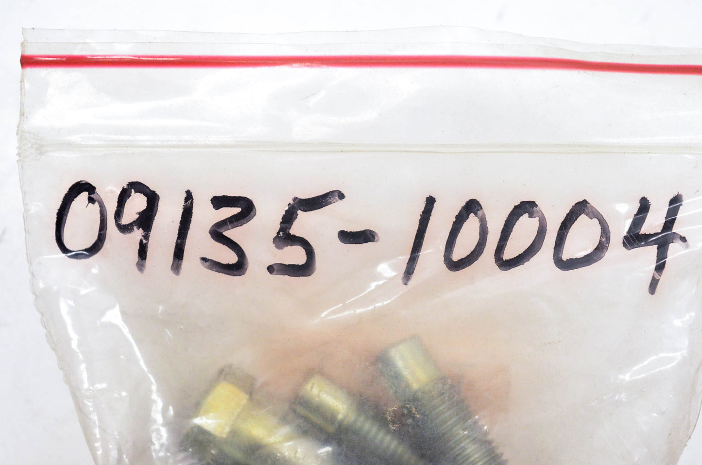 New OEM Suzuki 09135-10004 Bolt Qty 1 NOS