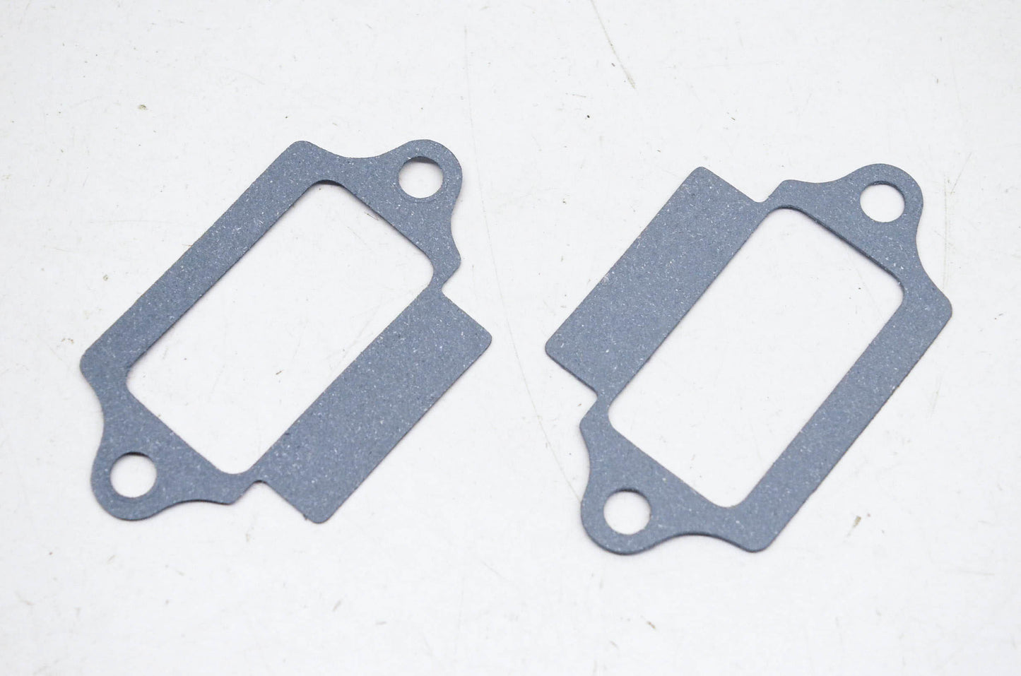 New OEM Suzuki 13156-40200-H17 Reed Valve Gaskets Qty 2 NOS