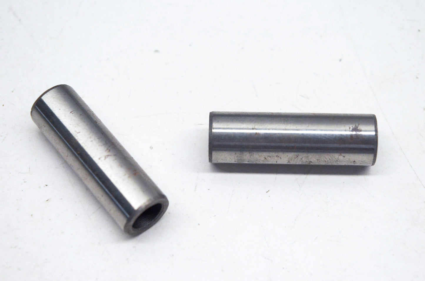 New OEM Suzuki 12151-09204 Piston Pins Qty 2 NOS