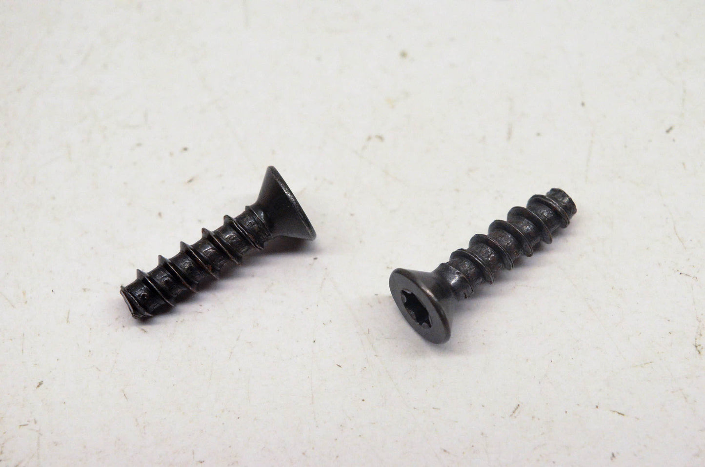 New OEM Arctic Cat 0623-506 Mounting Screws Qty 2 NOS