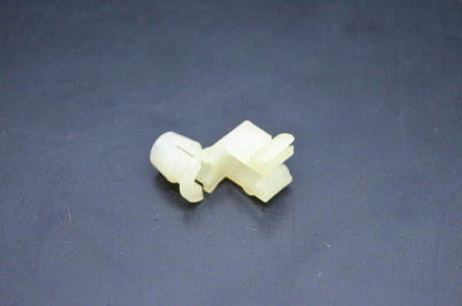 New OEM Suzuki 16764-65010 Oil Pump Control Rod Holder NOS