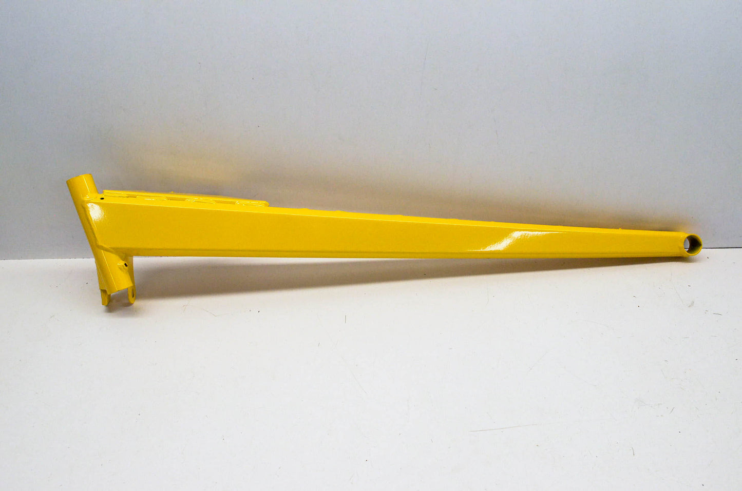 Aftermarket 505070193 Righthand Trailing Arm Yellow NOS
