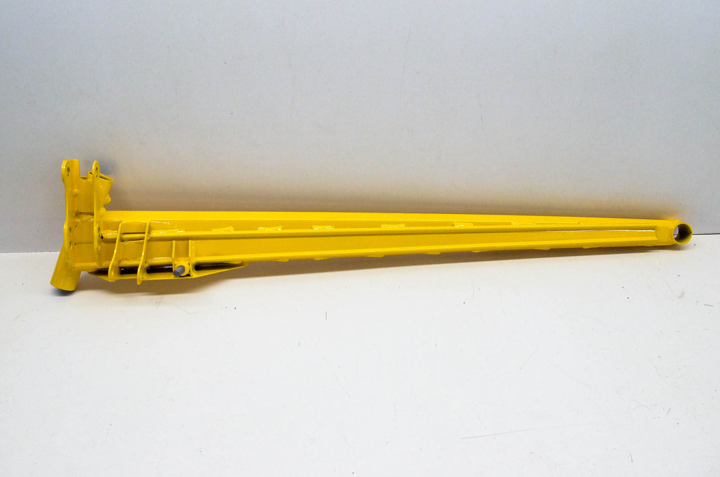 Aftermarket 505070193 Righthand Trailing Arm Yellow NOS