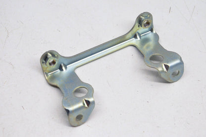 New OEM Yamaha 3B4-28332-00-00 Leg Shield Stay Bracket NOS