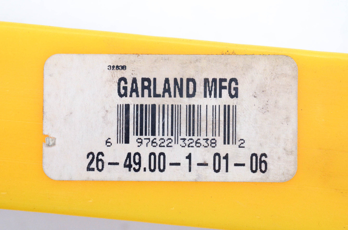 Garland 26-49.00-1-01-06 Yellow Runner 49" NOS