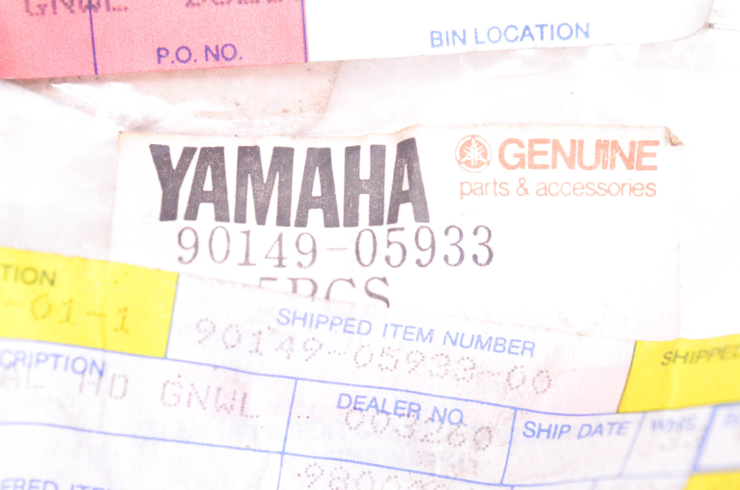 New OEM Yamaha 90149-05933-00 Oval Gunwale Screw NOS