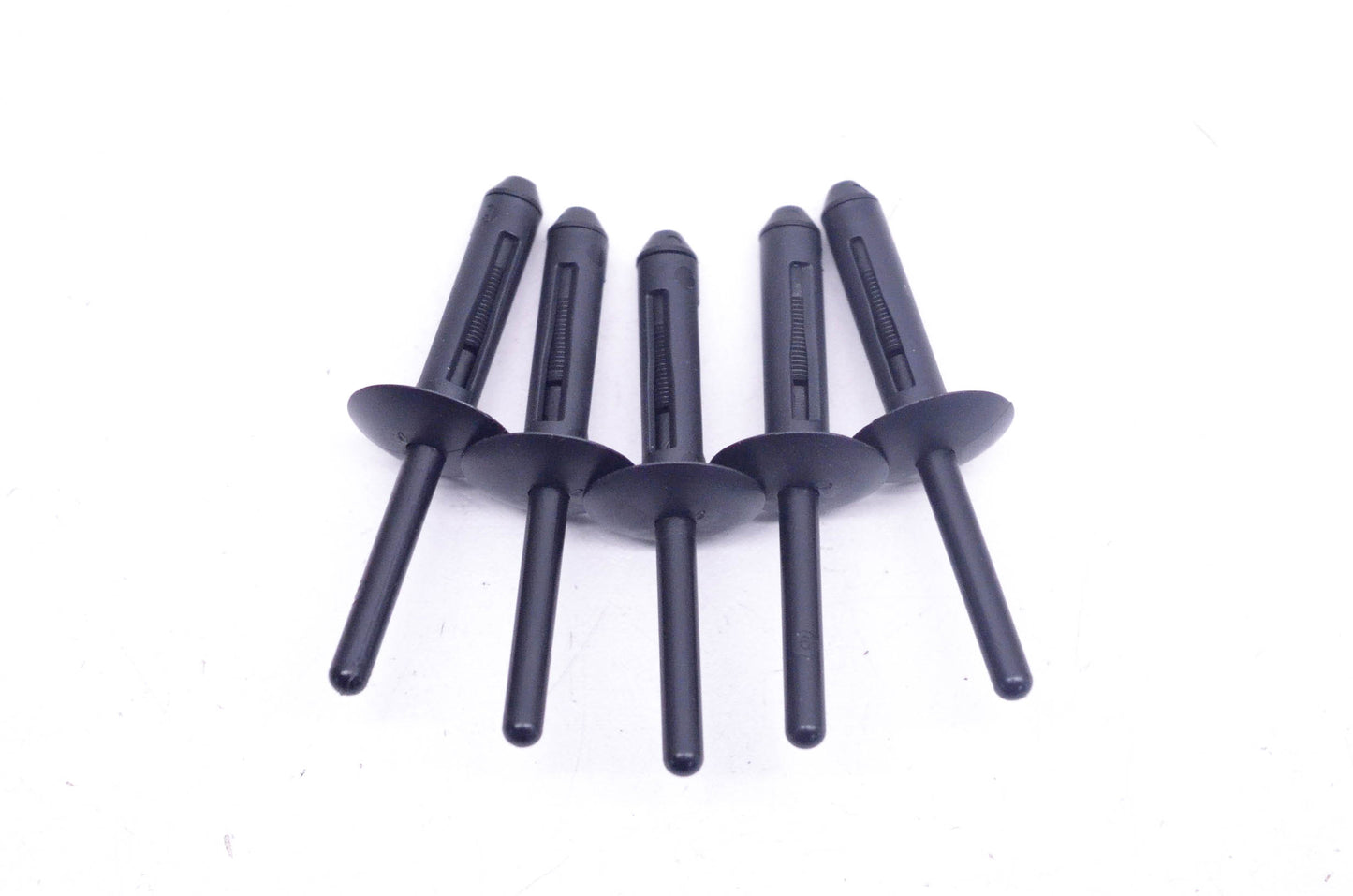 New OEM Arctic Cat 0423-046 Plastic Rivets Qty 5 NOS