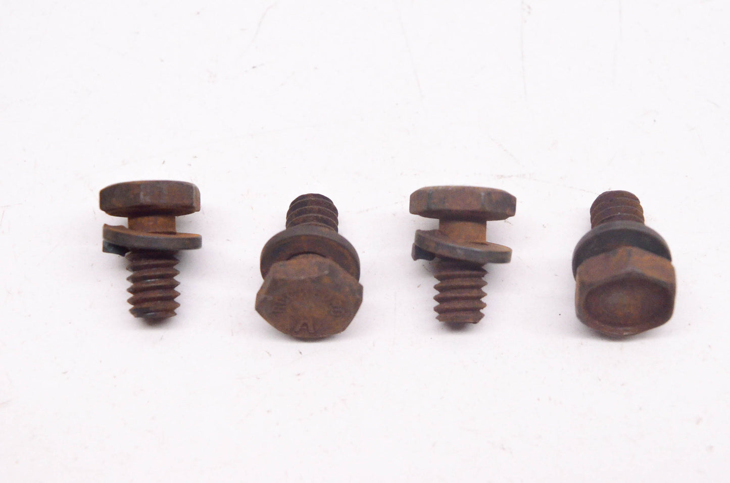 New OEM Briggs & Stratton 93158, BR93158 Screws Qty 4 NOS