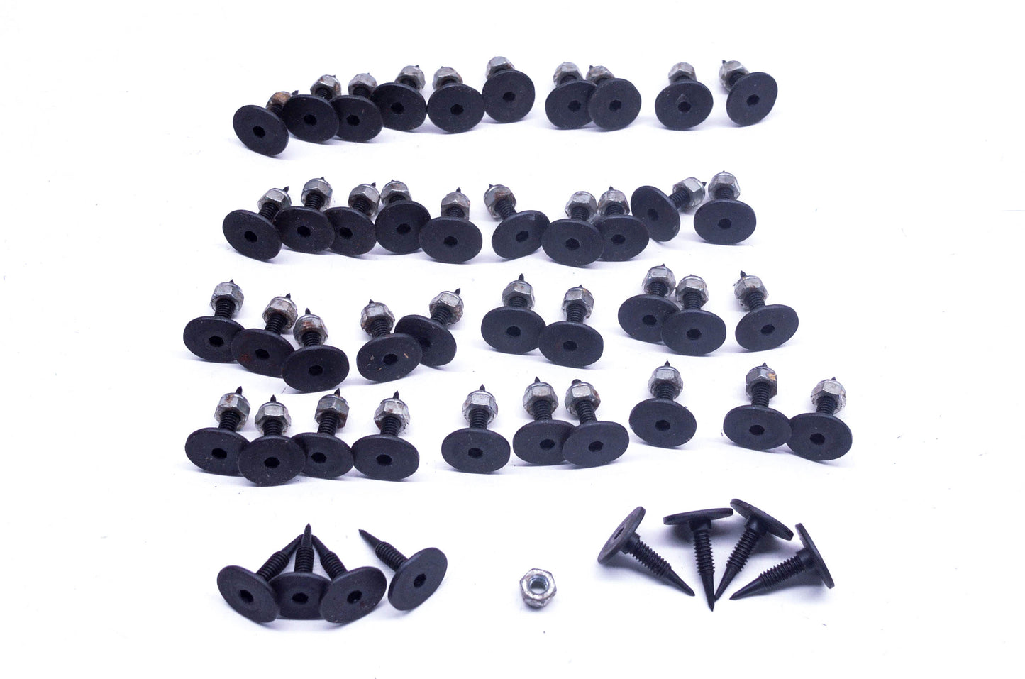Roetin HDX-875 Black Dagger Traction Stud Kit NOS