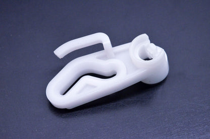 Isuzo 1-83564-366-0 Door Lever Bracket NOS
