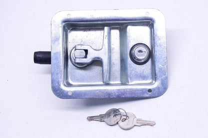 Eberhard DT008-32 T Handle Locking Latch With Keys NOS