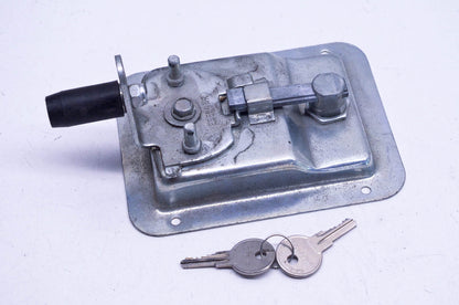 Eberhard DT008-32 T Handle Locking Latch With Keys NOS