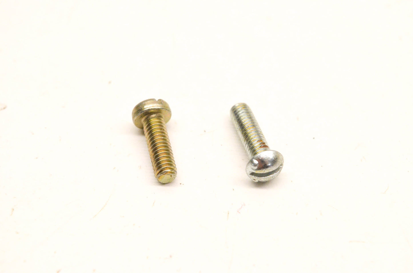 New OEM Kawasaki 318801-8135-00, 3000-183 Screws 4x12 Qty 2 NOS