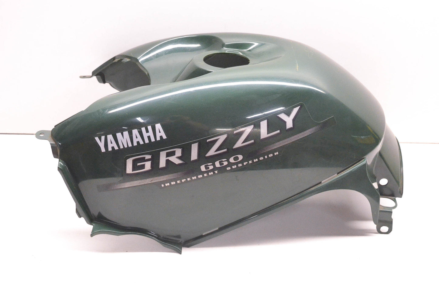 New OEM Yamaha 5KM-2171A-10-00 Center Tank Fender NOS