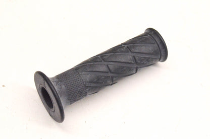 New OEM Yamaha 4FM-26241-01-00 Handlebar Grip NOS