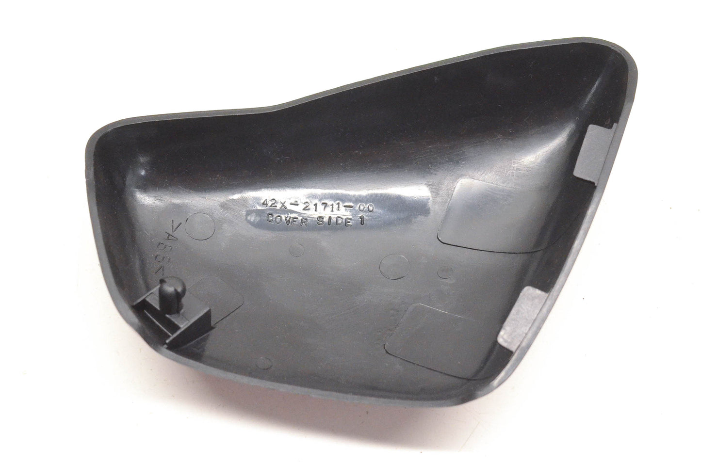 New OEM Yamaha 42X-21711-00-00 Side Cover NOS