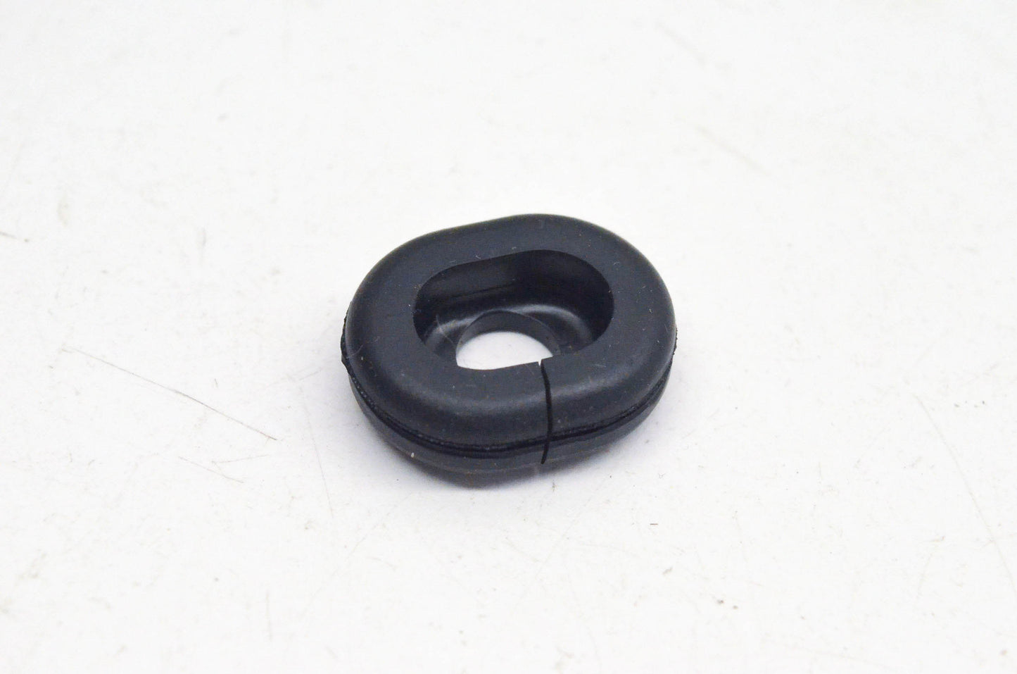 New OEM Yamaha 90480-15061-00 Grommet NOS