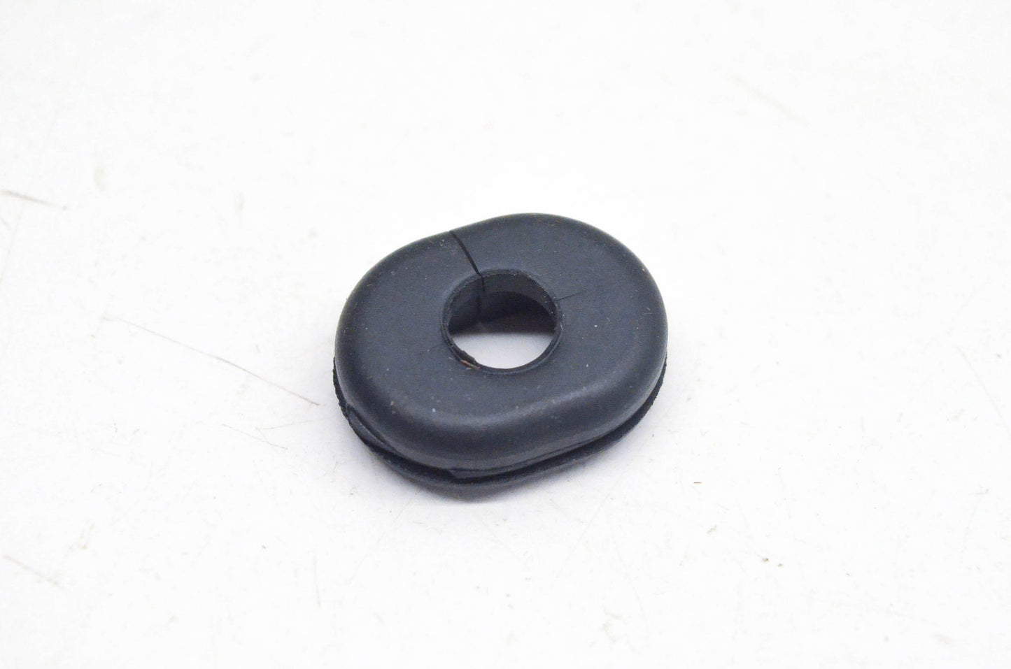 New OEM Yamaha 90480-15061-00 Grommet NOS