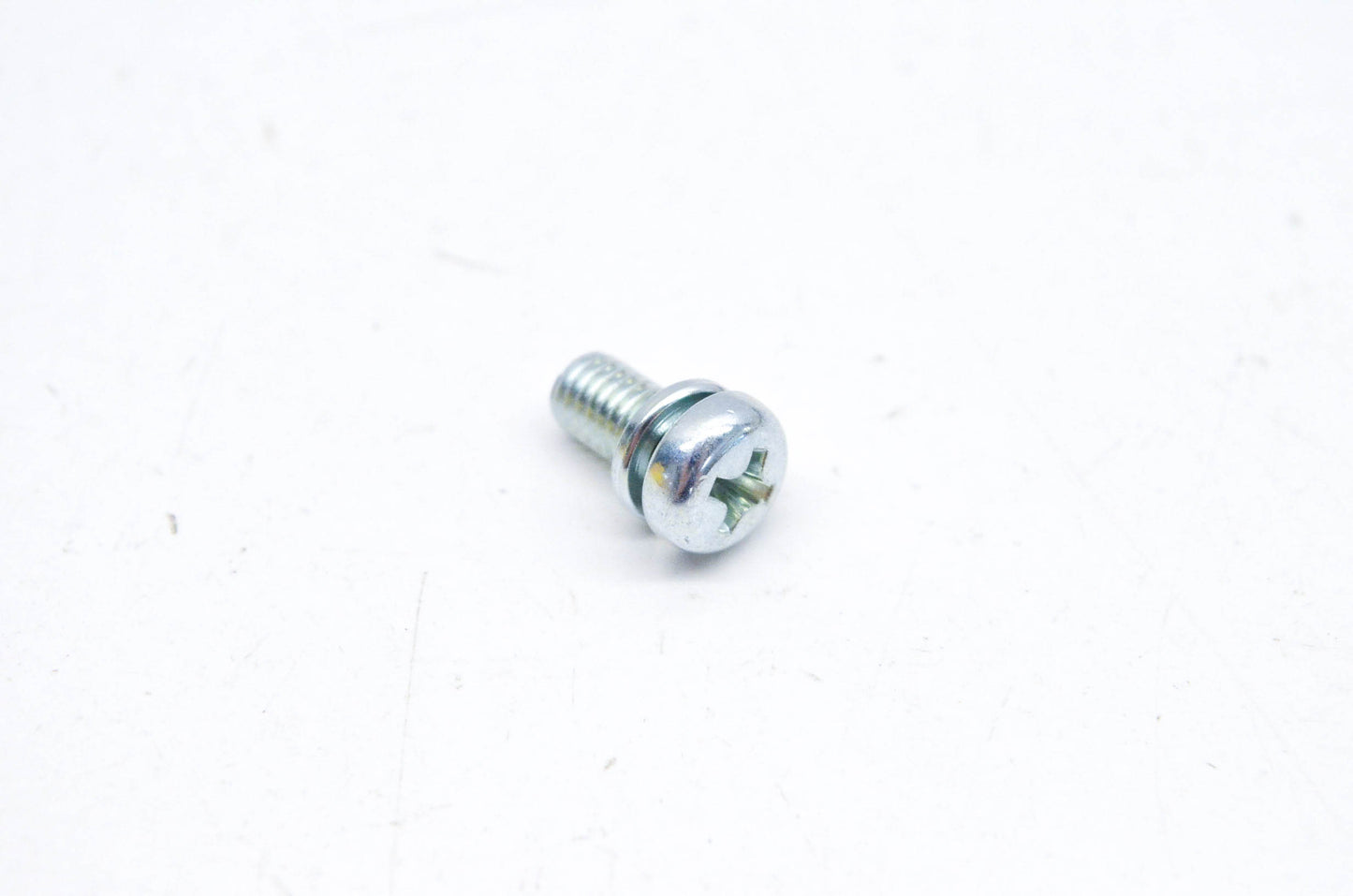 New OEM Yamaha 5LP-83925-10-00 Lever Fitting Screw NOS
