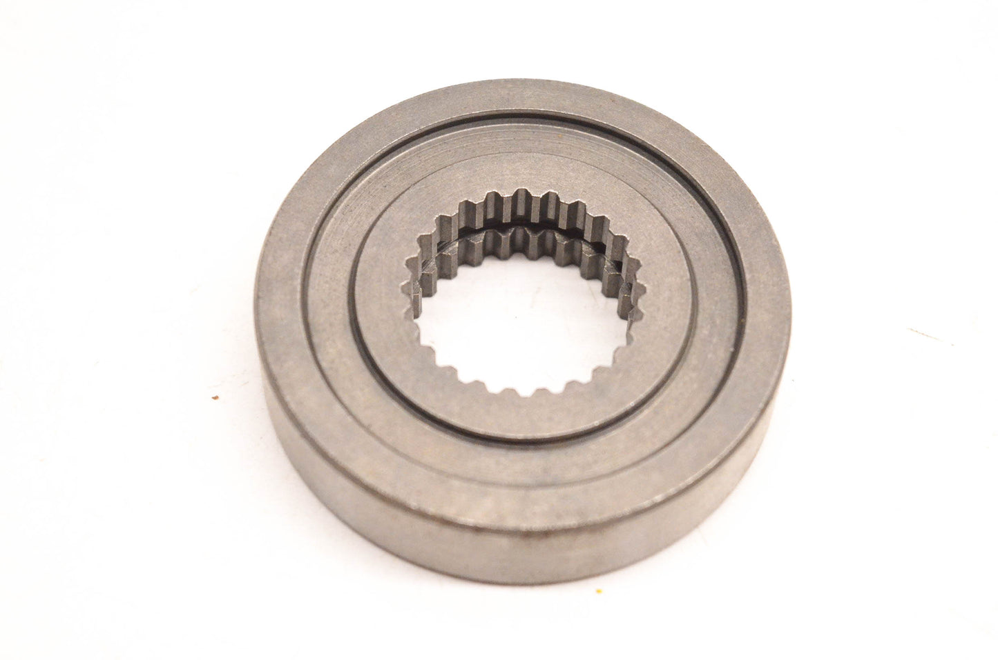 New OEM Yamaha 1YW-16665-09-00 Bearing Retainer NOS