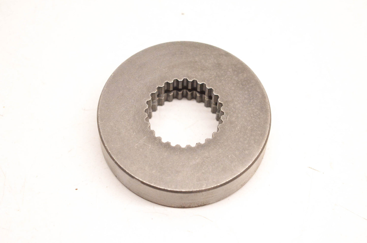 New OEM Yamaha 1YW-16665-09-00 Bearing Retainer NOS