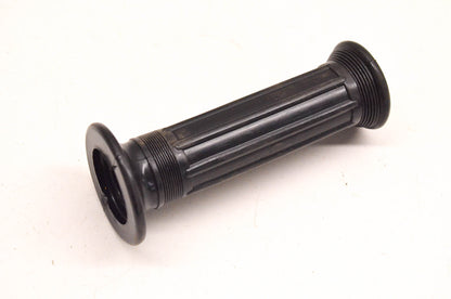 New OEM Yamaha 2N3-26242-00-00 Righthand Handlebar Grip NOS