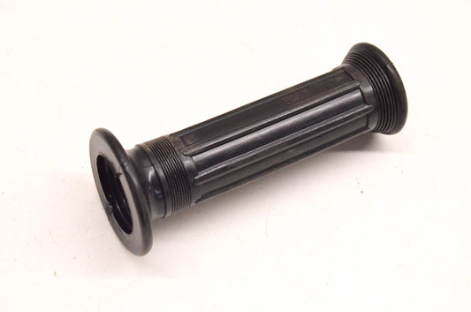New OEM Yamaha 2N3-26242-00-00 Righthand Handlebar Grip NOS